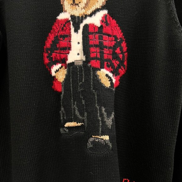 Polo Ralph Lauren Wearing sunglasses and a black sweater with a bear pattern - Picture 3 of 6